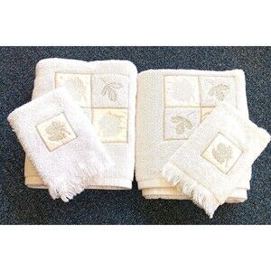 Vintage Croscill Flower Ivory Cream  4 pc Set 2 Bath Towels & 2 Hand Towels